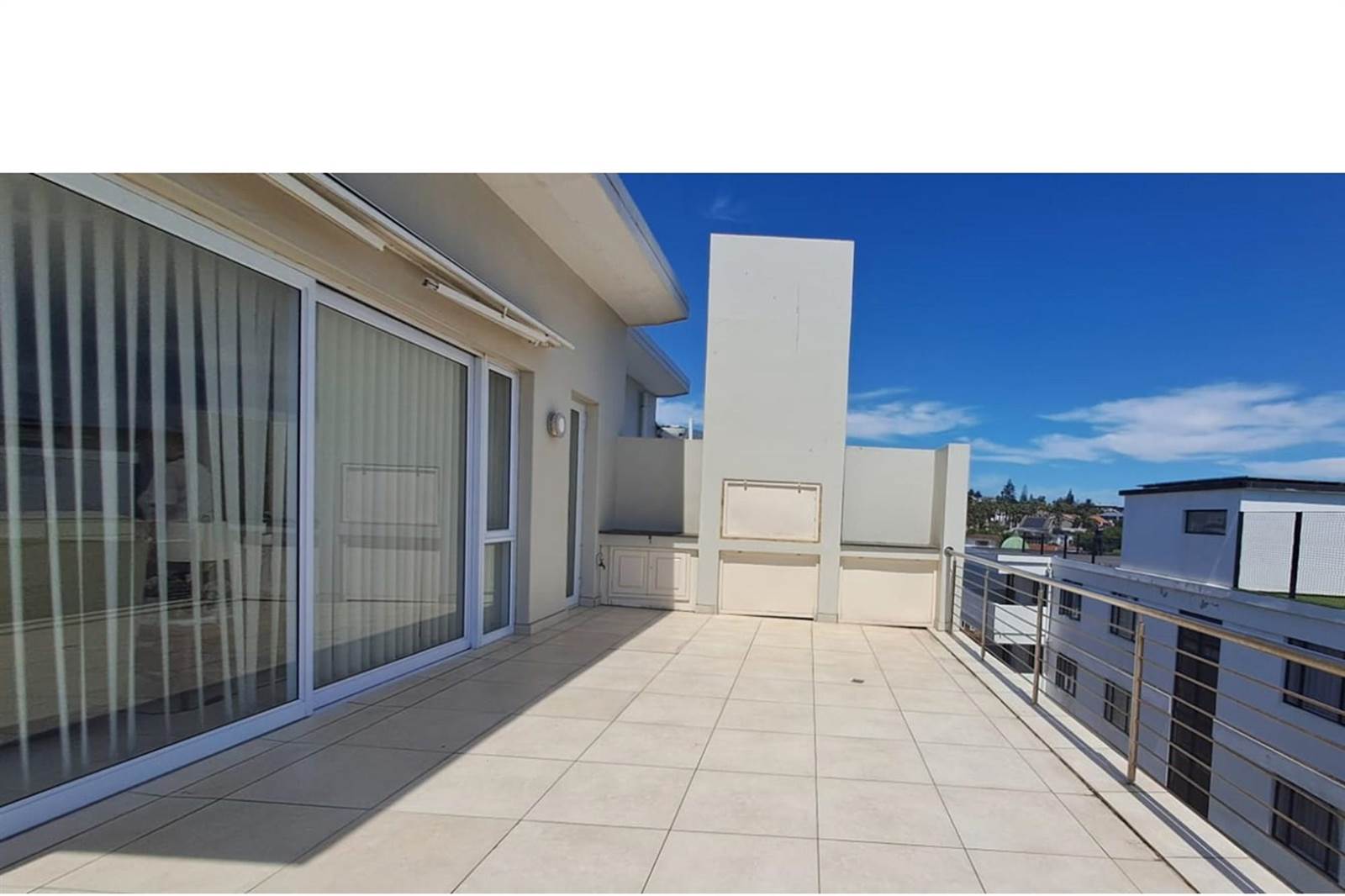 3 Bed Apartment in Humewood photo number 6