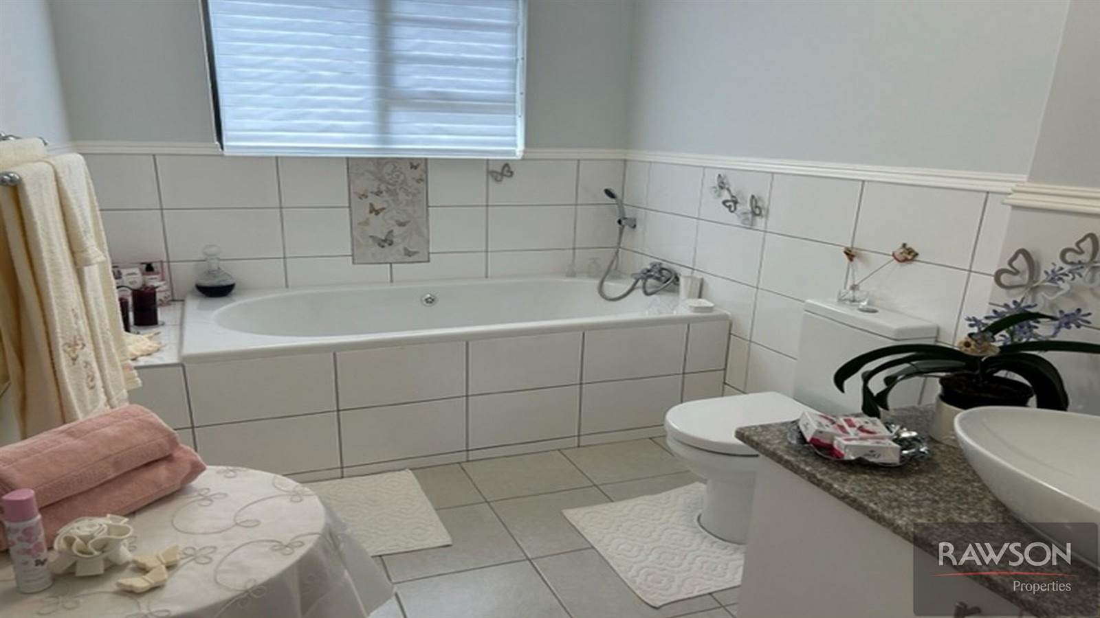 4 Bed Townhouse in Boschdal photo number 25