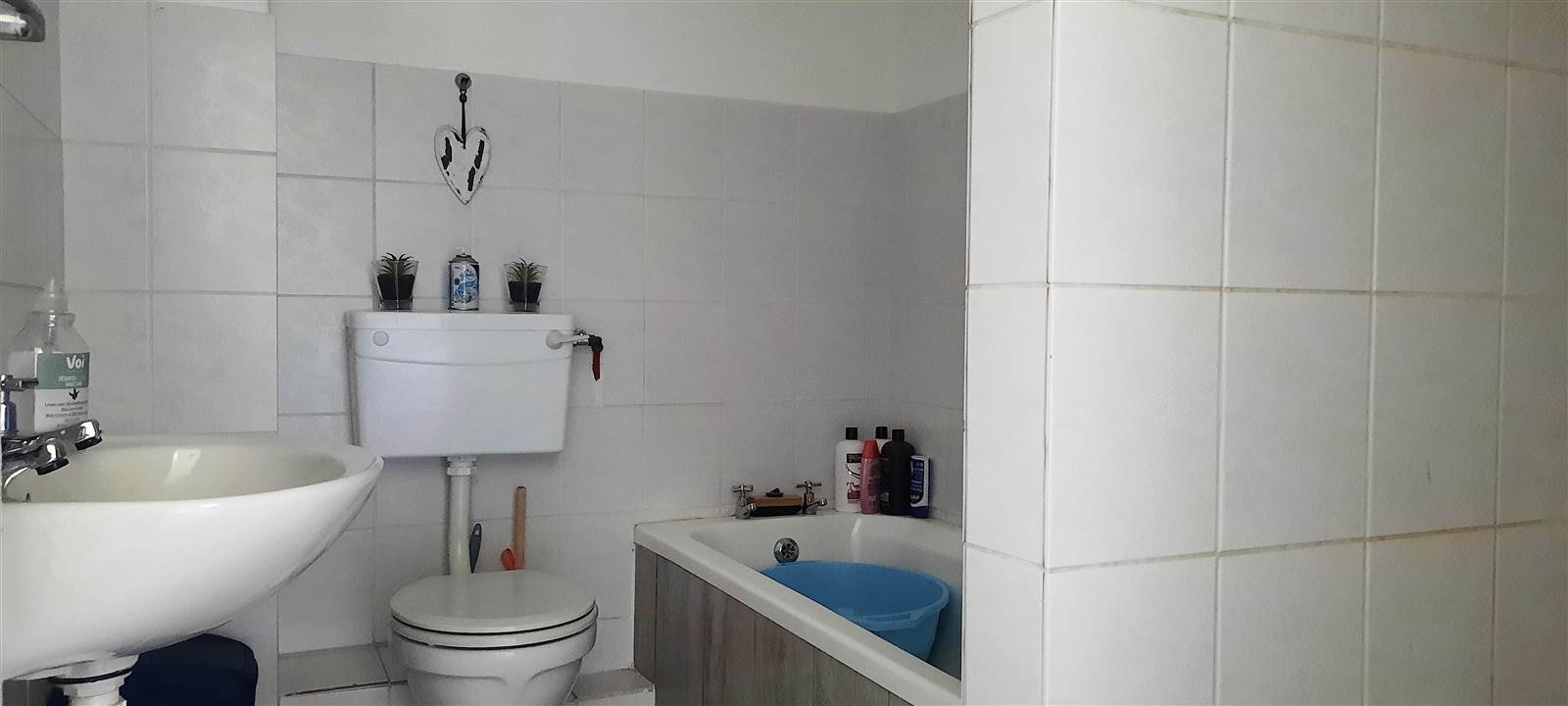 2 Bed Apartment in Vredekloof photo number 14