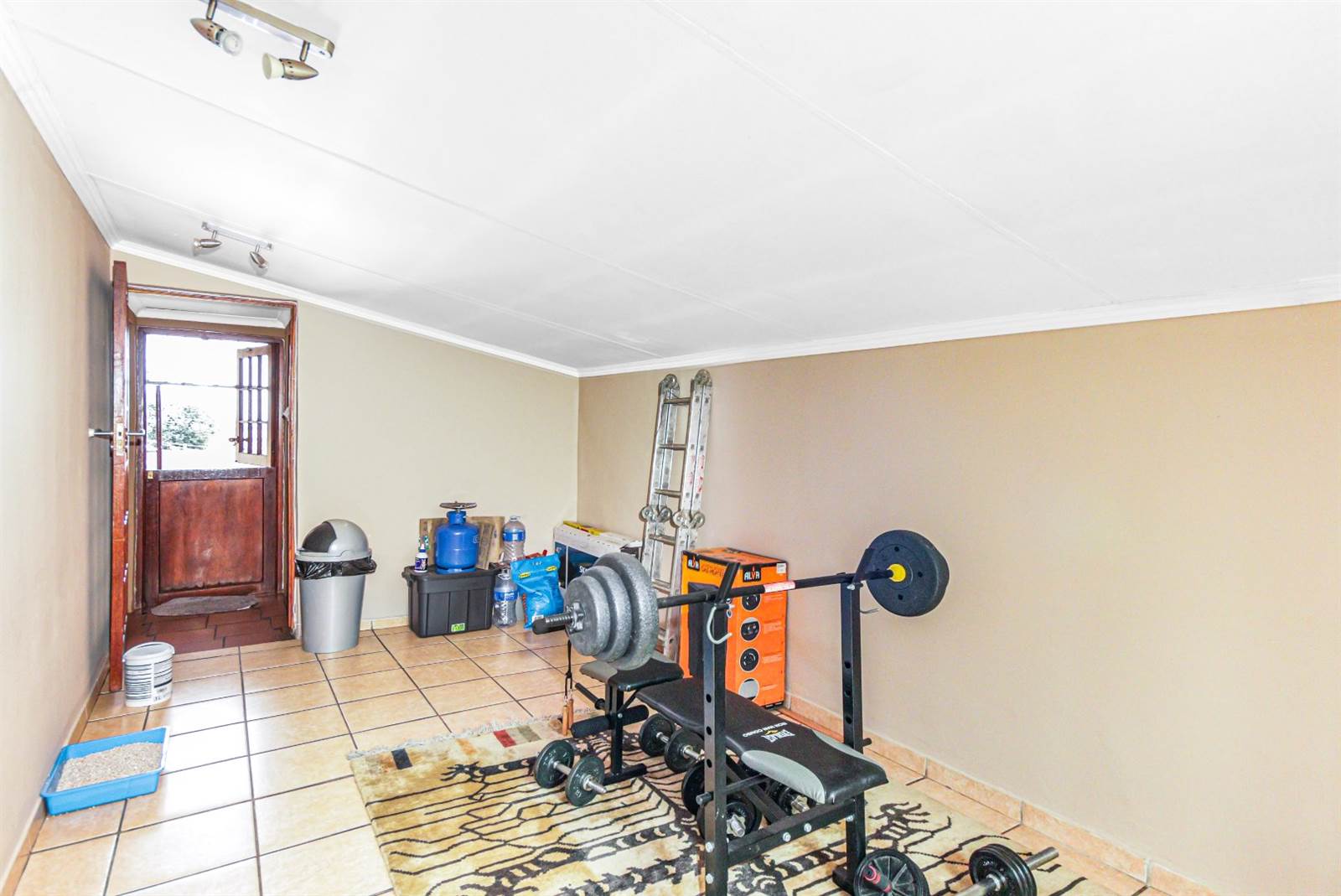 4 Bed House in Bosmont photo number 8