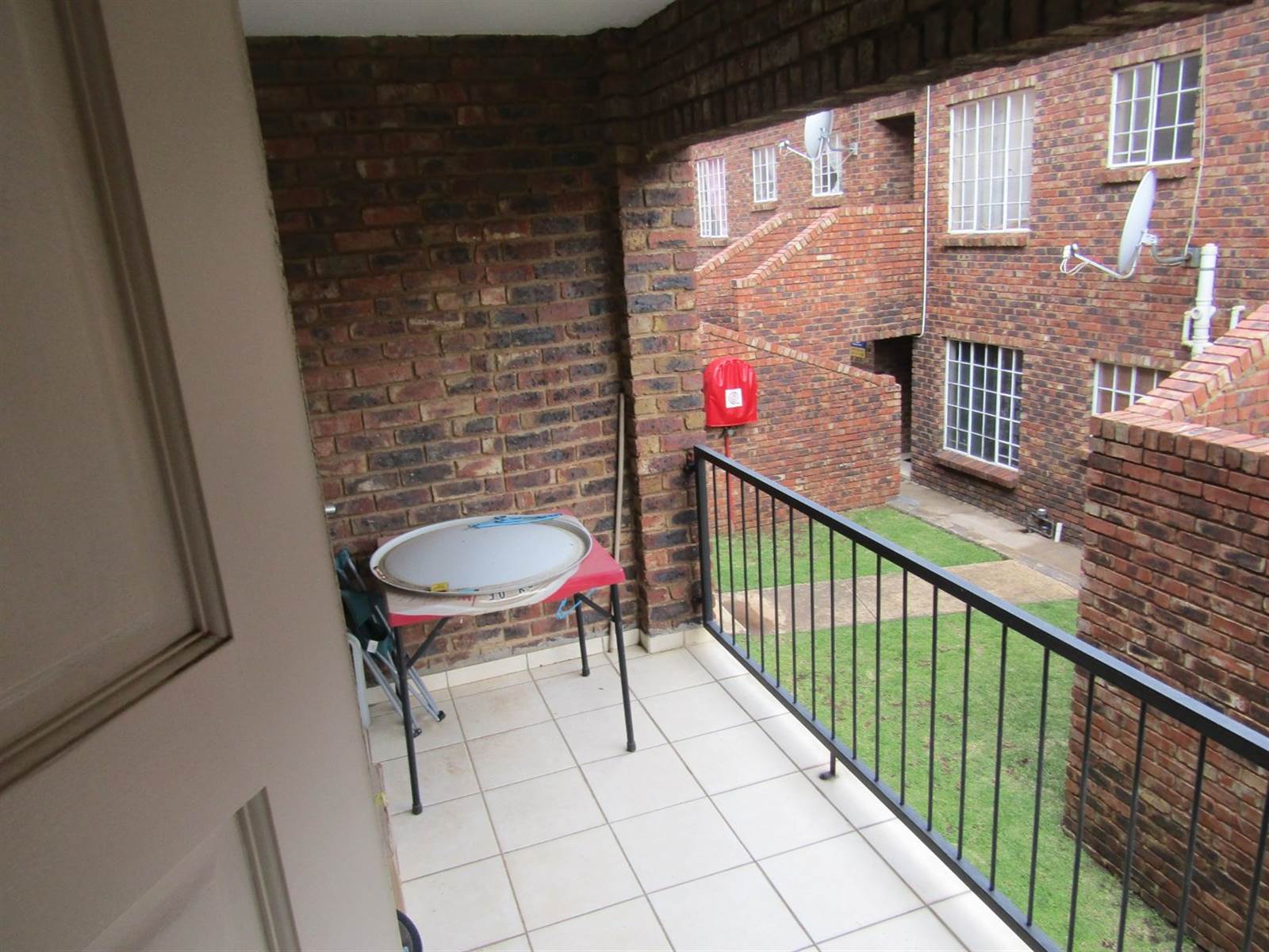 2 Bed Townhouse in Winchester Hills photo number 10