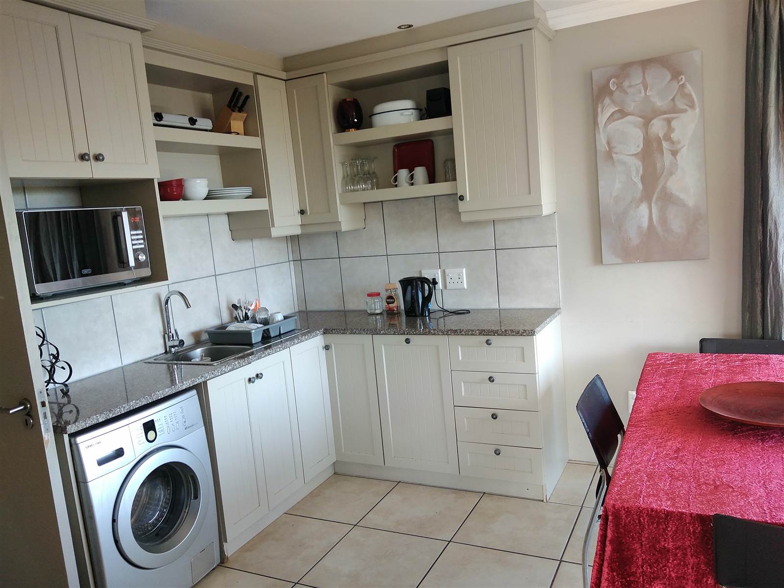 2 Bed Flat in Myburgh Park photo number 4