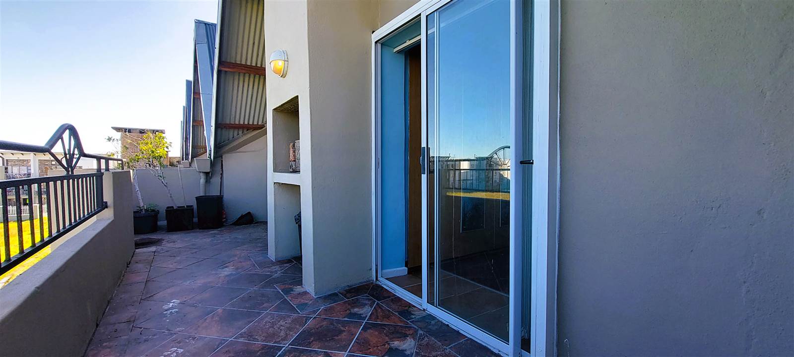 2 Bed Apartment in Gordons Bay Central photo number 2