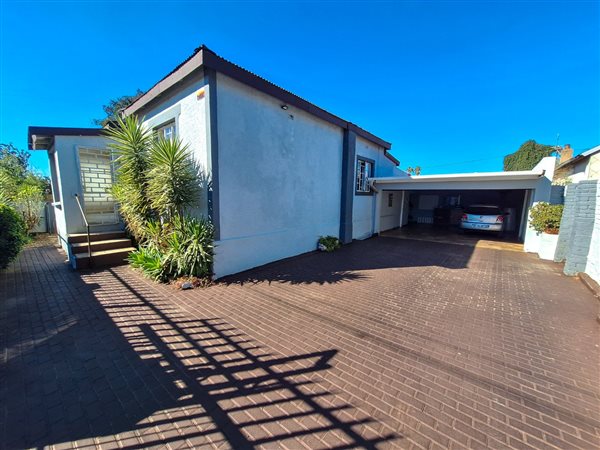 4 Bedroom House 4 Bedroom House