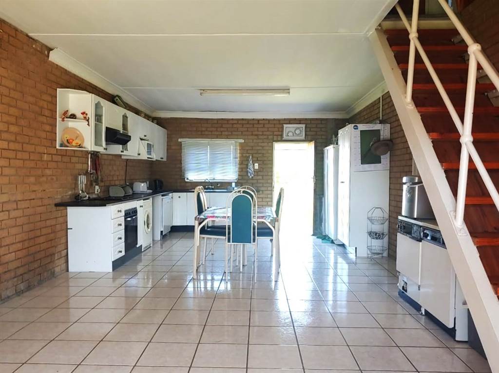 5 Bed House in Vaal Marina photo number 4