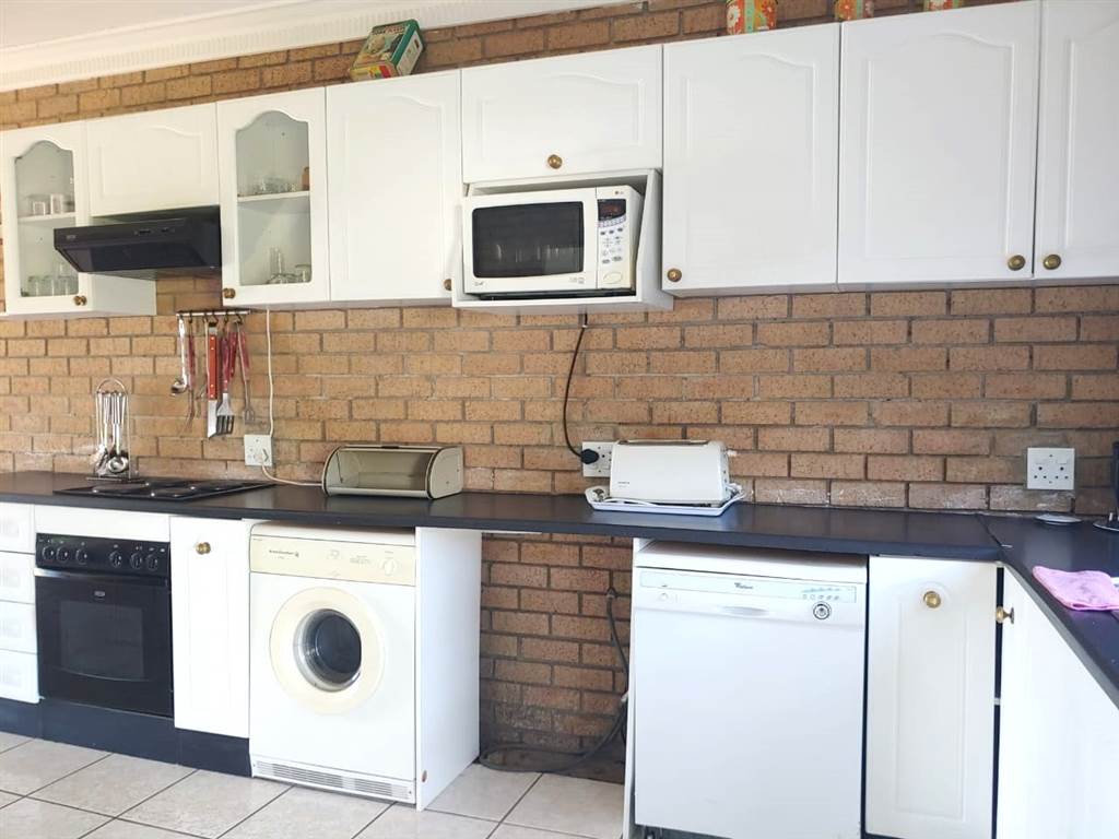 5 Bed House in Vaal Marina photo number 5