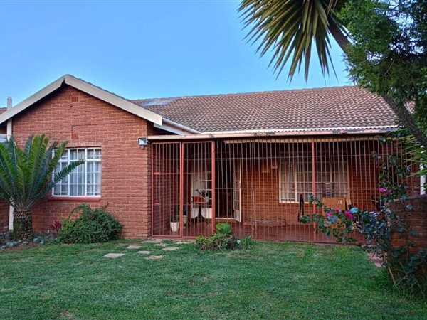 3 Bedroom Townhouse 3 Bedroom Townhouse