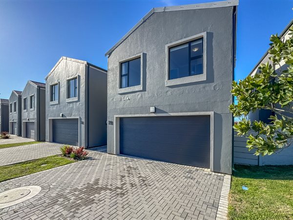 3 Bedroom Townhouse 3 Bedroom Townhouse