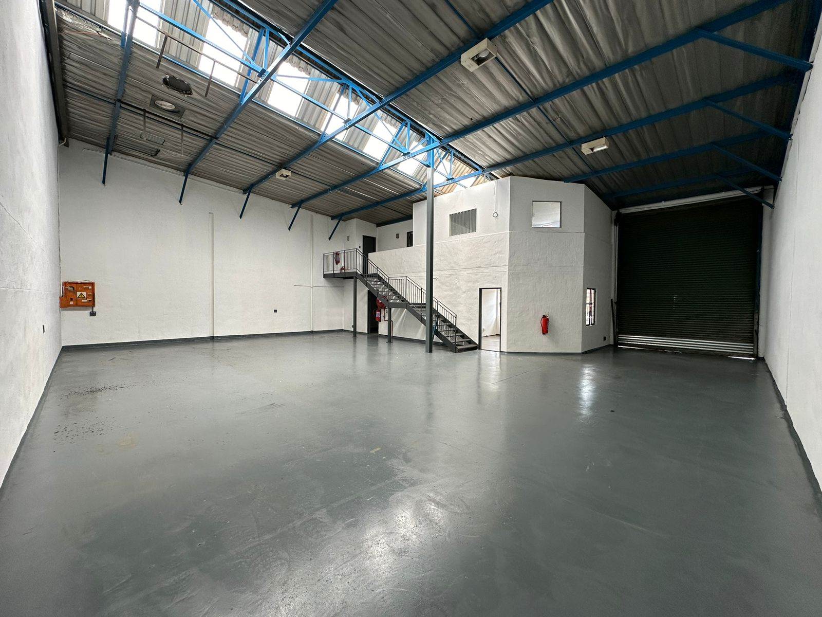 284  m² Industrial space in Strydompark photo number 2