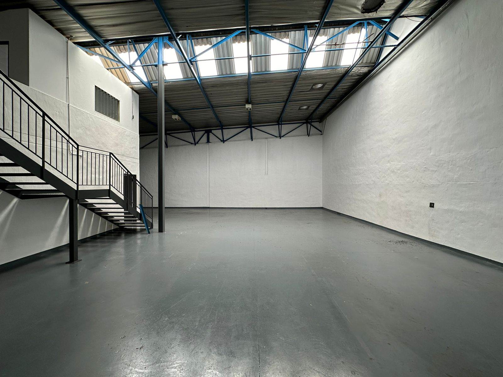 284  m² Industrial space in Strydompark photo number 4