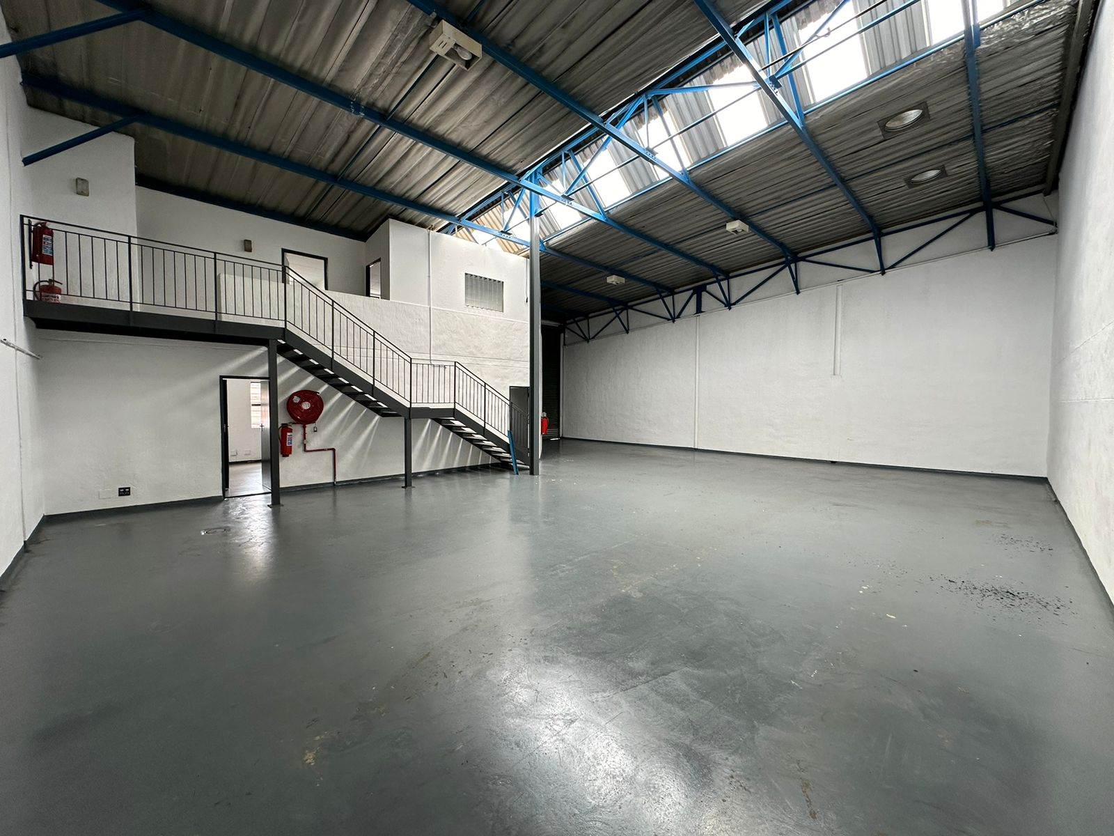 284  m² Industrial space in Strydompark photo number 3