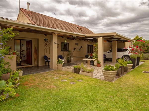 4 Bed House in Keurboomstrand