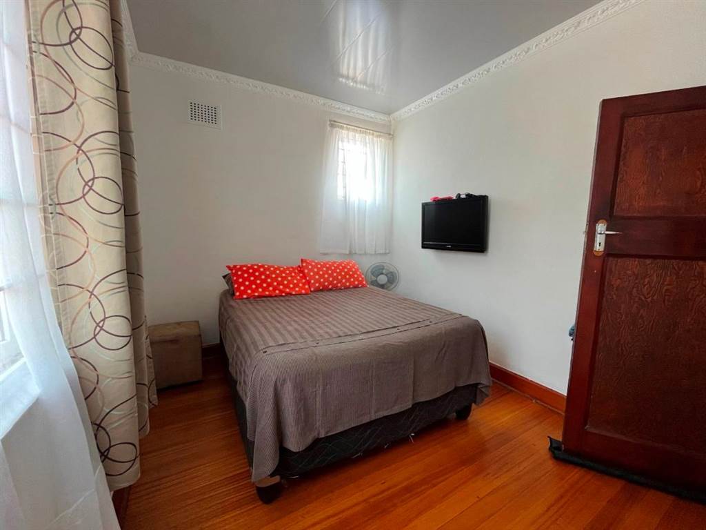 2 Bed Apartment in Umbilo photo number 9