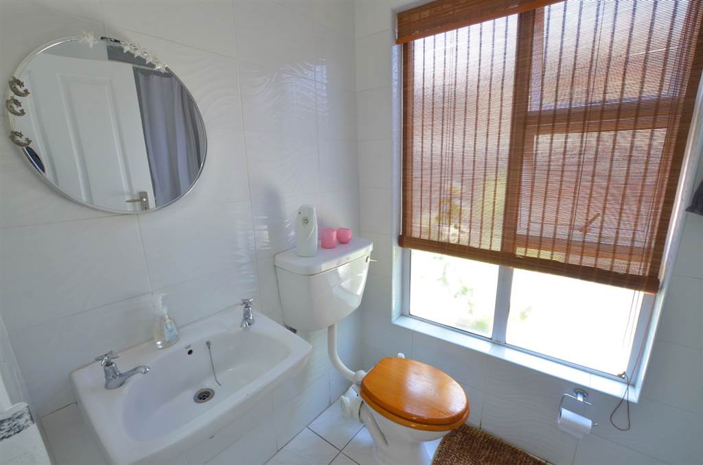 3 Bed House in Strandfontein photo number 14