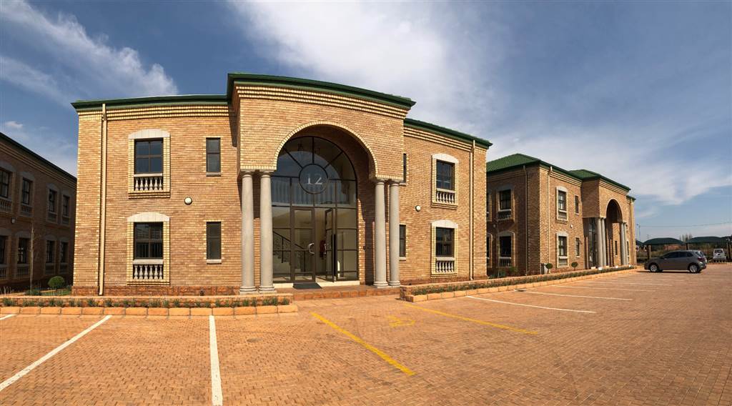 1500  m² Office Space in Centurion CBD photo number 1