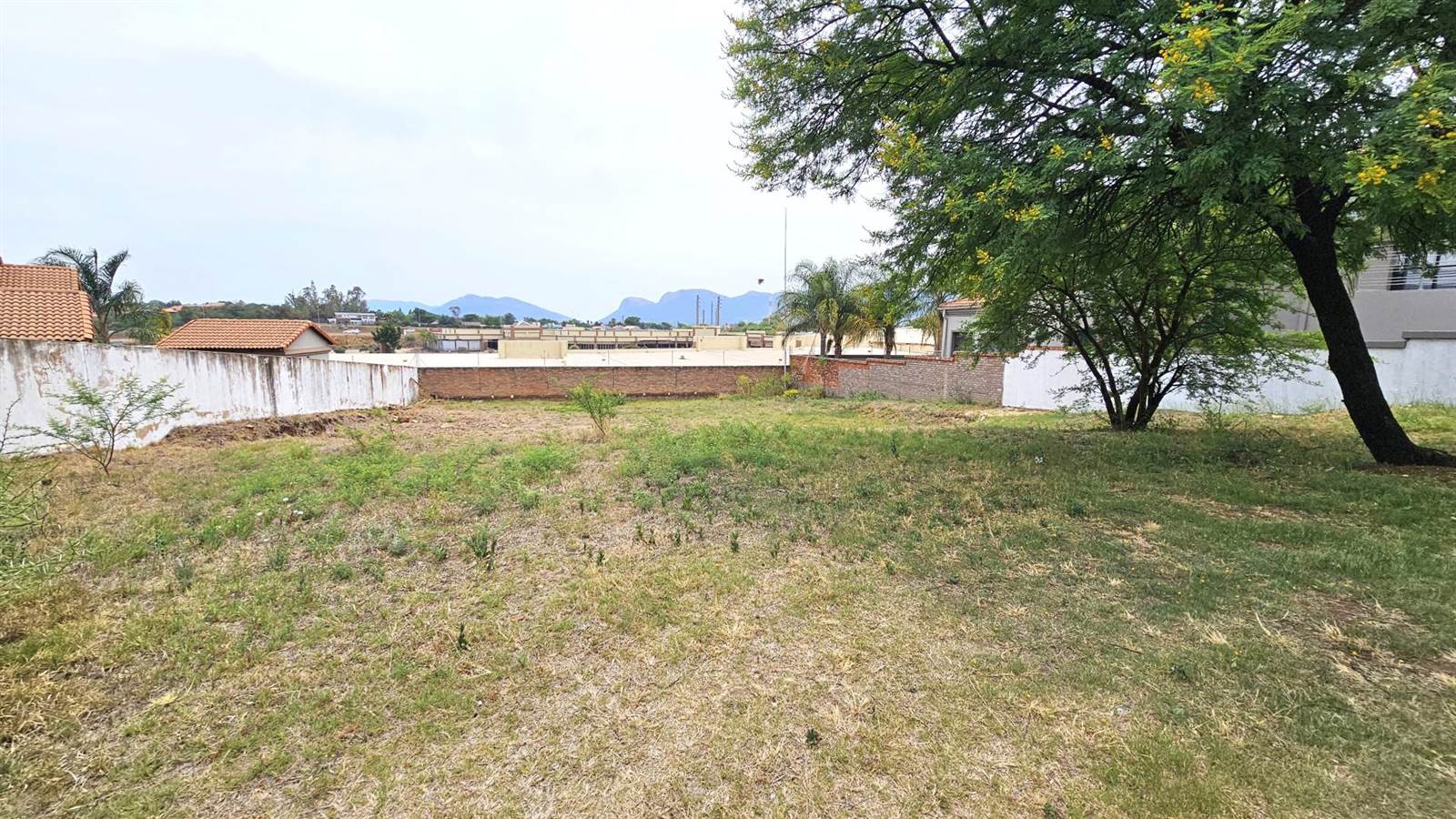 816 m² Land available in Xanadu photo number 2