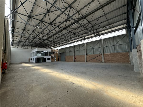 1 350  m² Industrial space