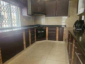 3 Bed House in Chatsworth Central