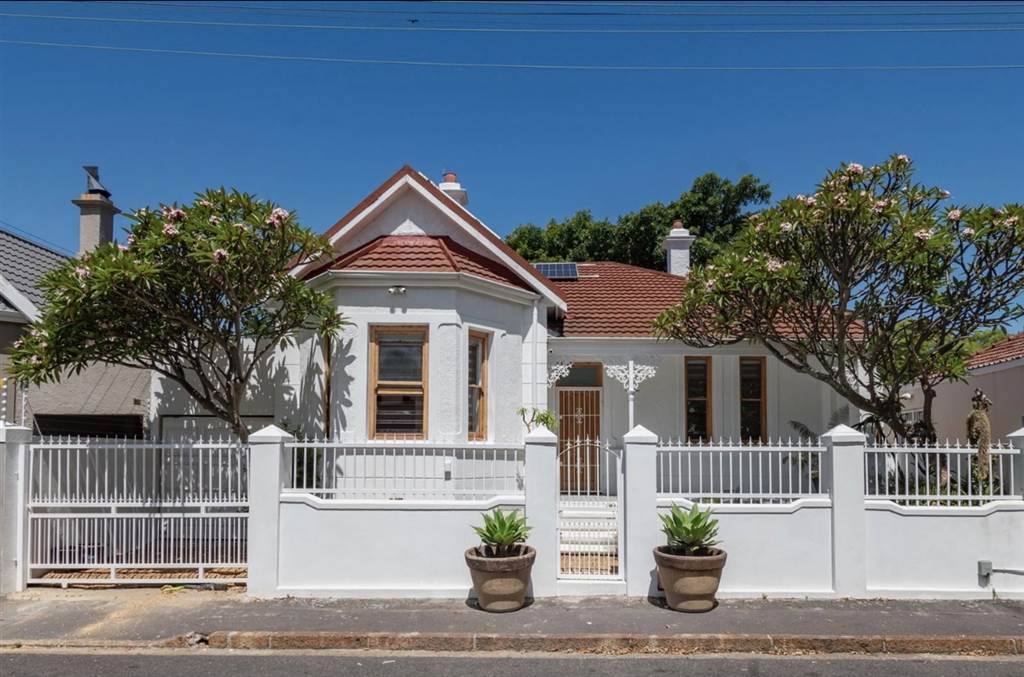 3 Bed House in Rondebosch photo number 1