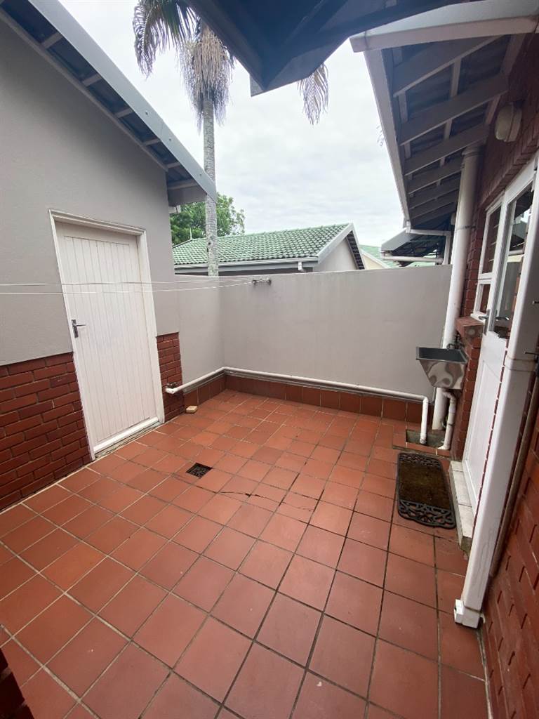 4 Bed Townhouse in Mt Edgecombe photo number 6