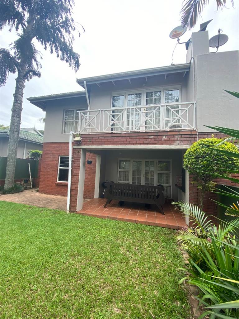 4 Bed Townhouse in Mt Edgecombe photo number 1