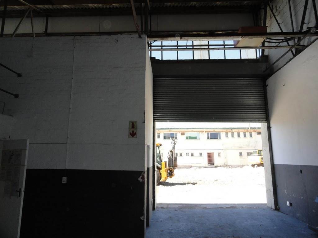 360  m² Industrial space in Epping photo number 12
