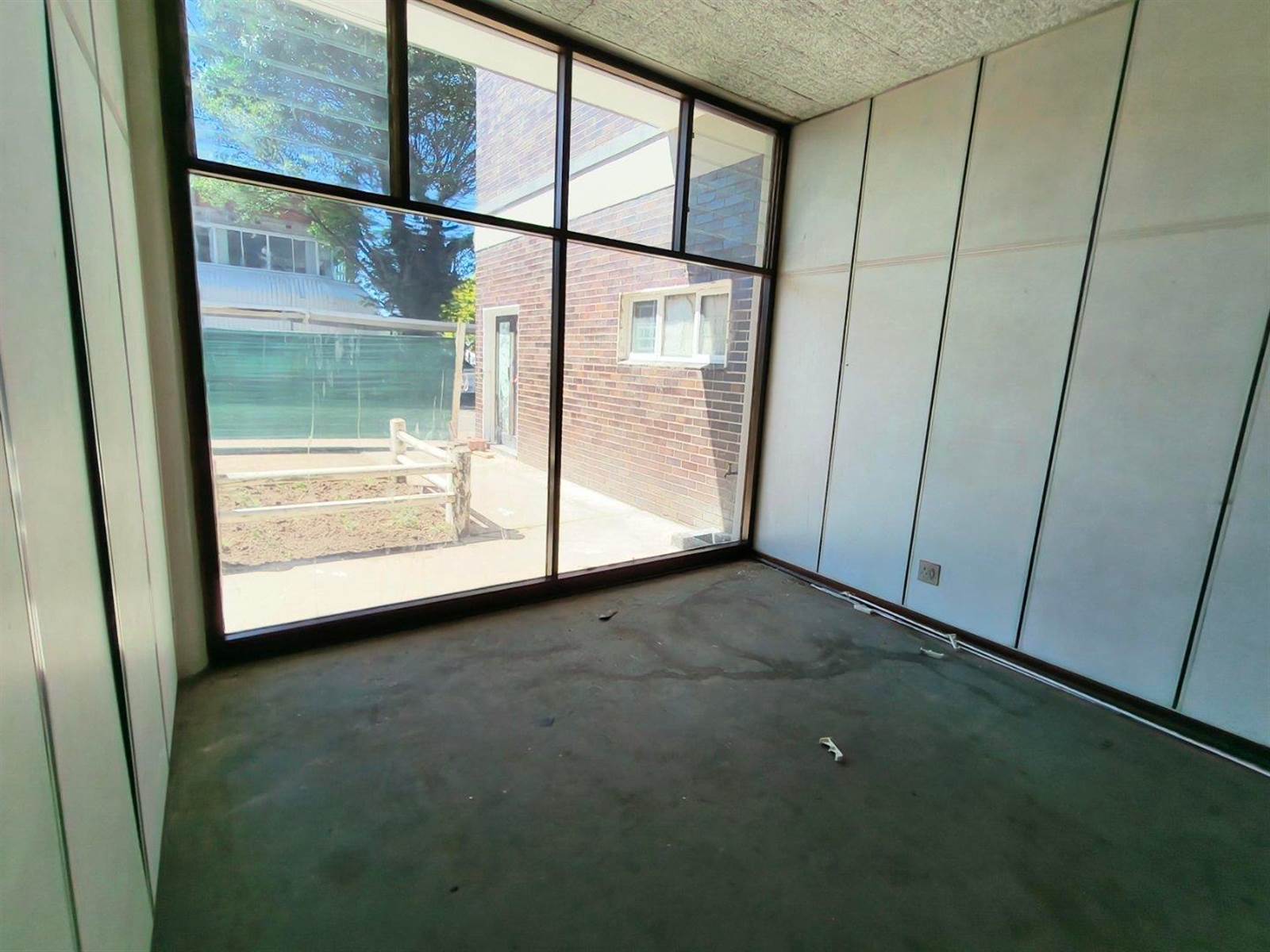 200  m² Commercial space in Pinetown Central photo number 5
