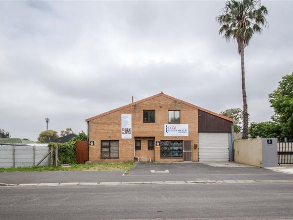 285  m² Commercial space in Somerset West Central