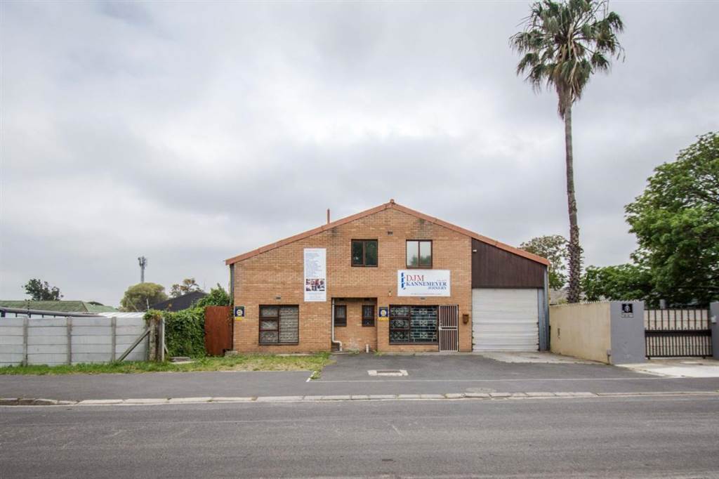 285  m² Commercial space in Somerset West Central photo number 1