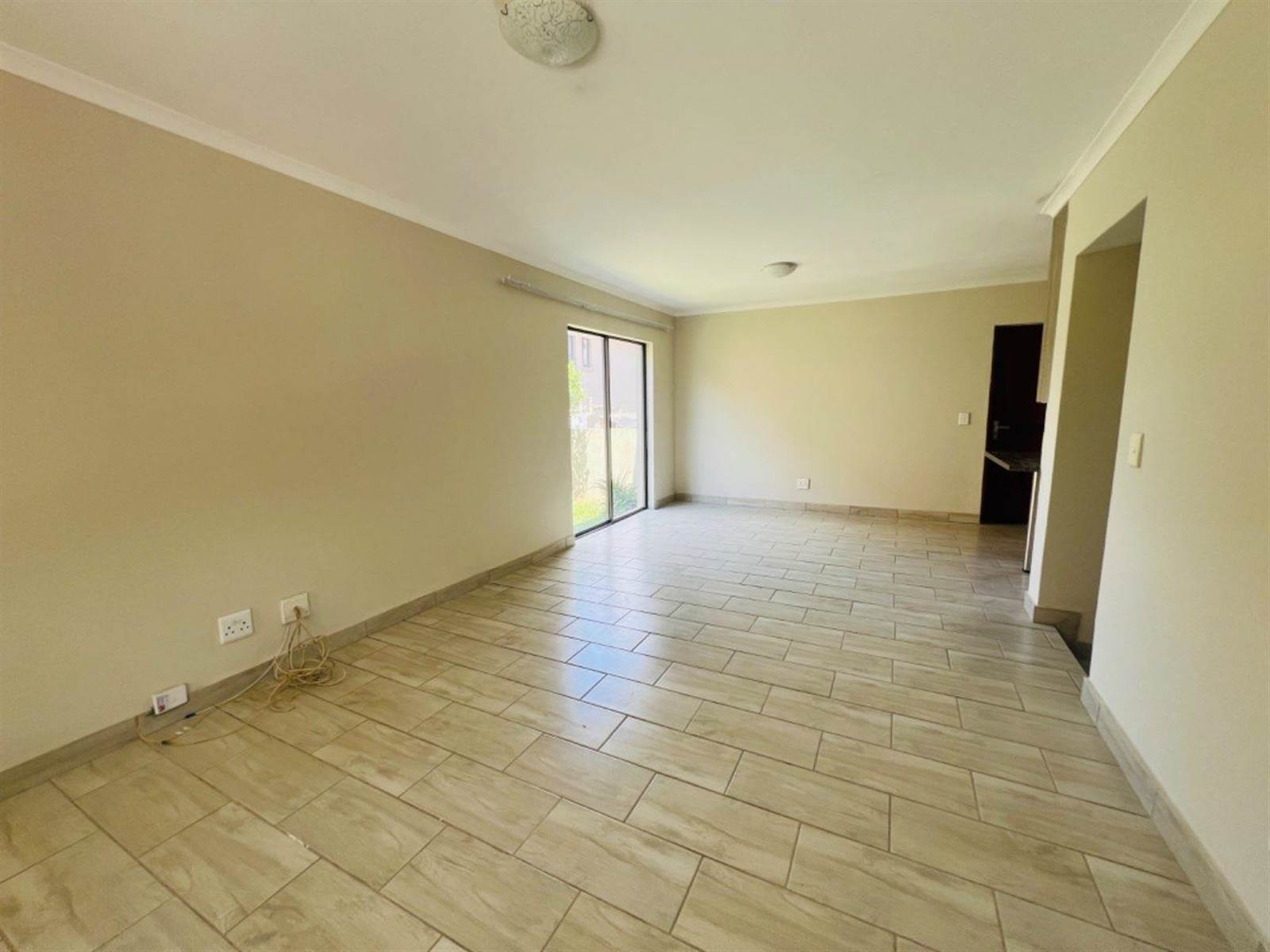 3 Bed Apartment in Fourways photo number 12