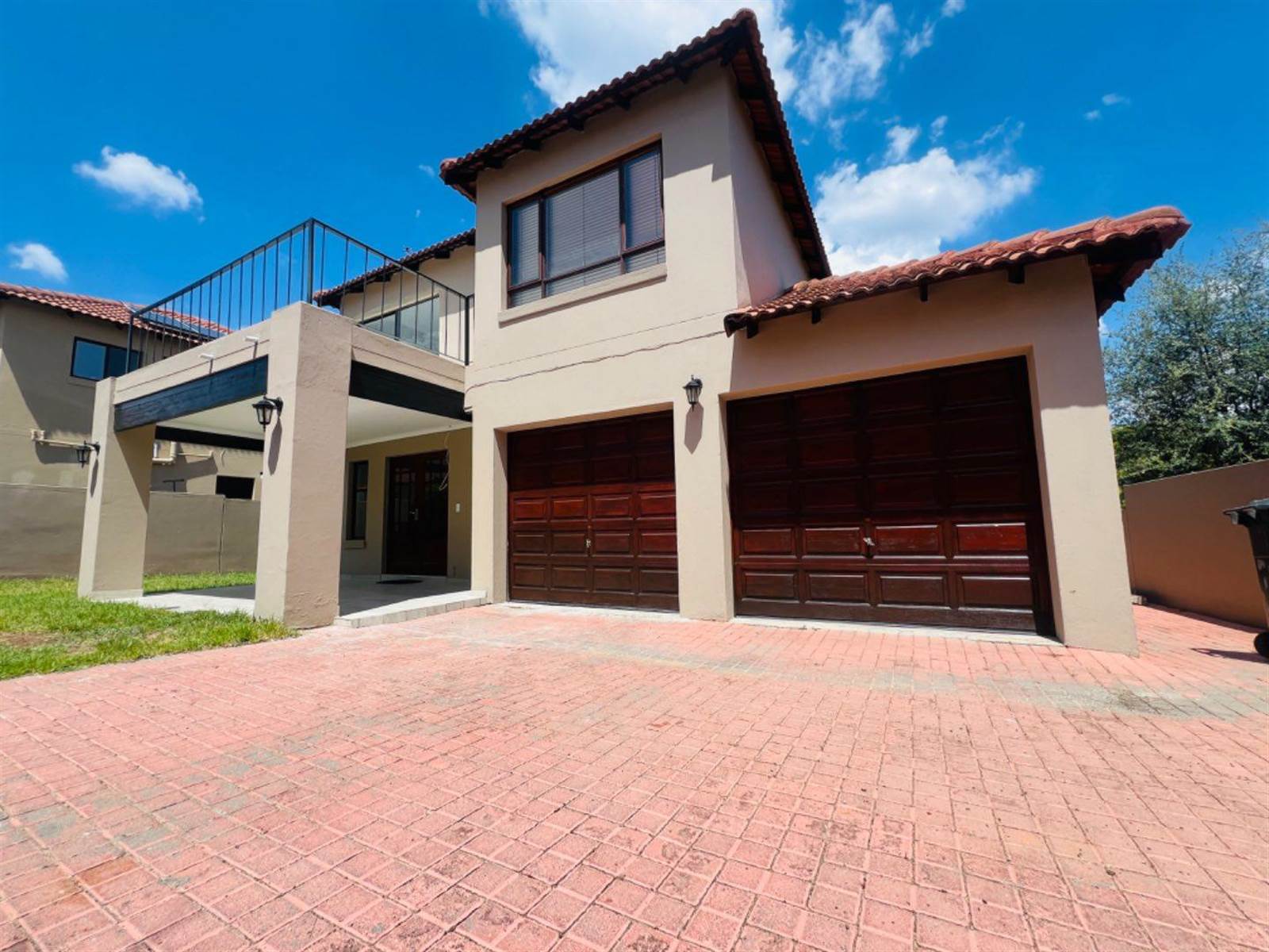 3 Bed Apartment in Fourways photo number 30
