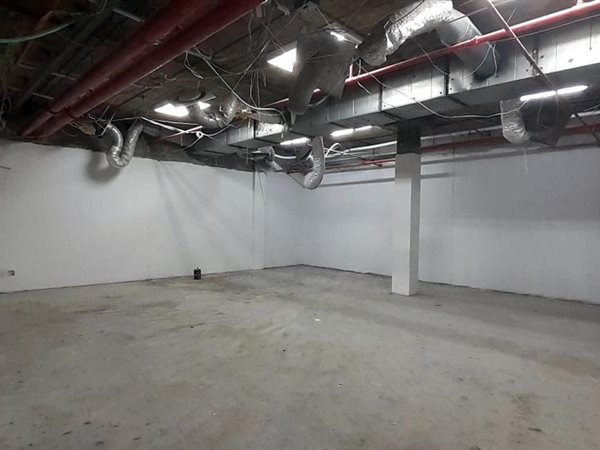 106  m² Retail Space