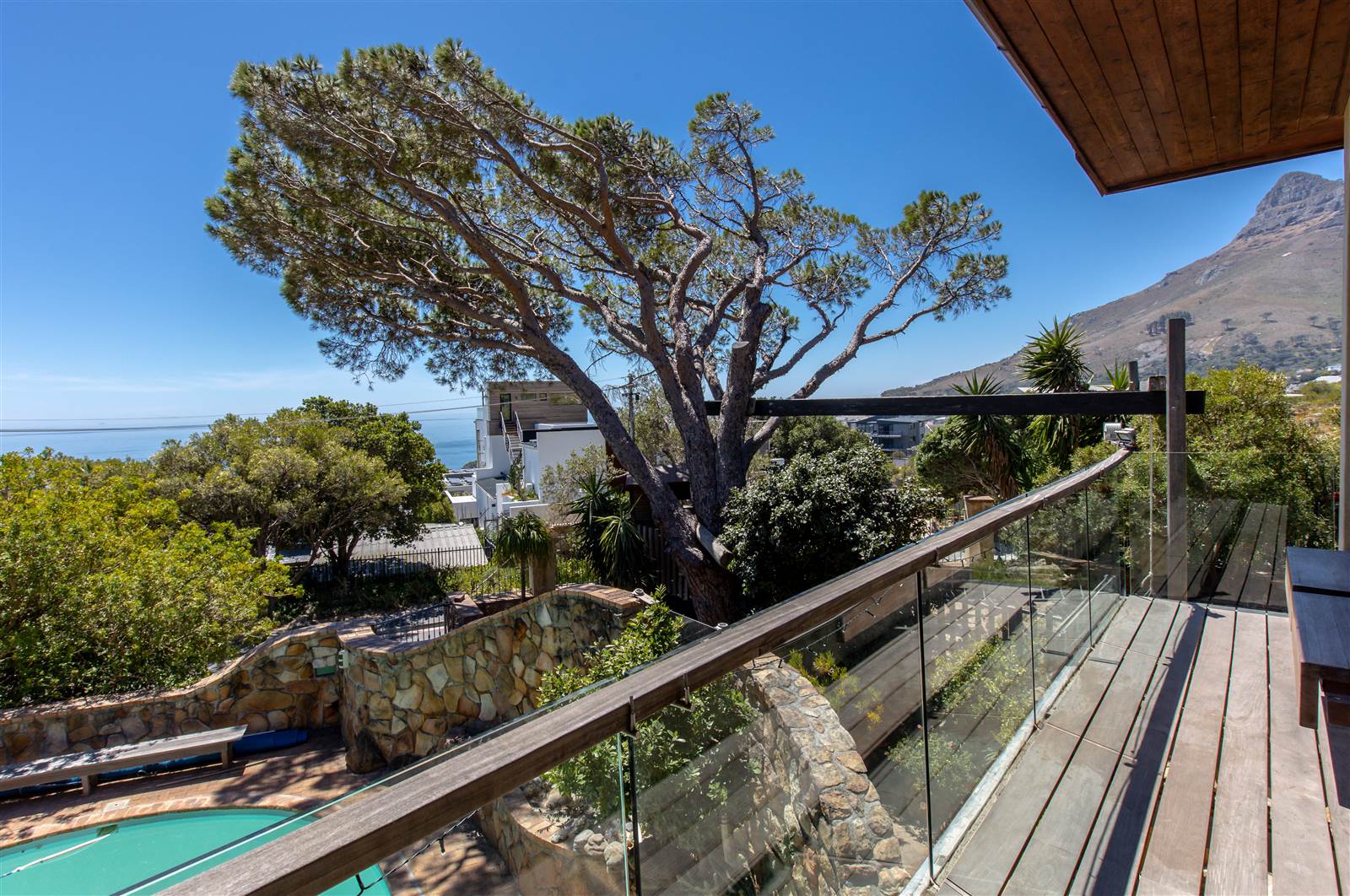 6 Bed House in Camps Bay photo number 17