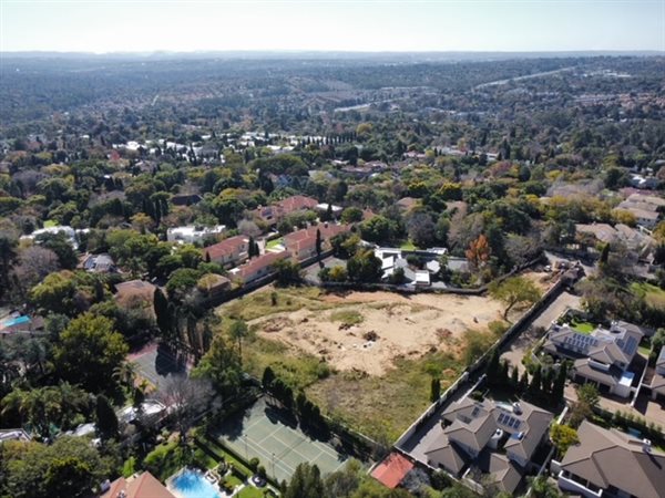 800 m² Land available in Bryanston
