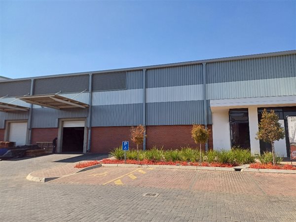 1 235  m² Industrial space