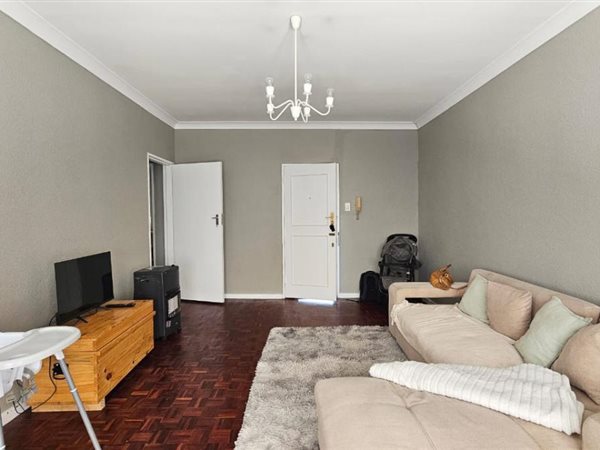 3 Bed Apartment in Wynberg Upper