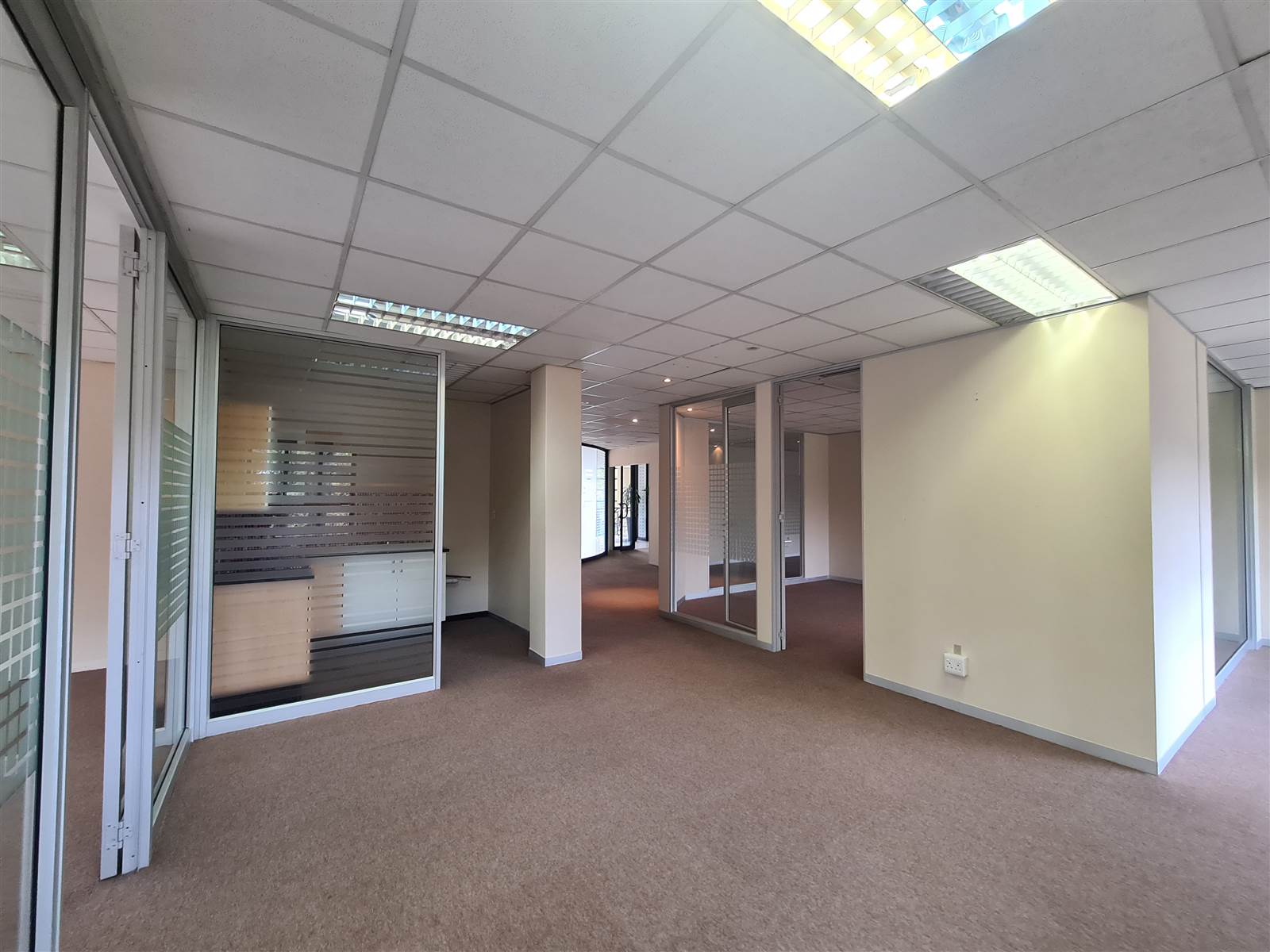 512.4  m² Commercial space in Bryanston photo number 6