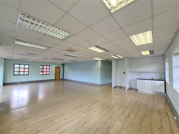 512.400024414063  m² Commercial space