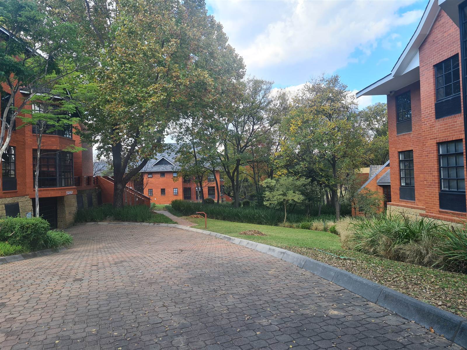 512.4  m² Commercial space in Bryanston photo number 15