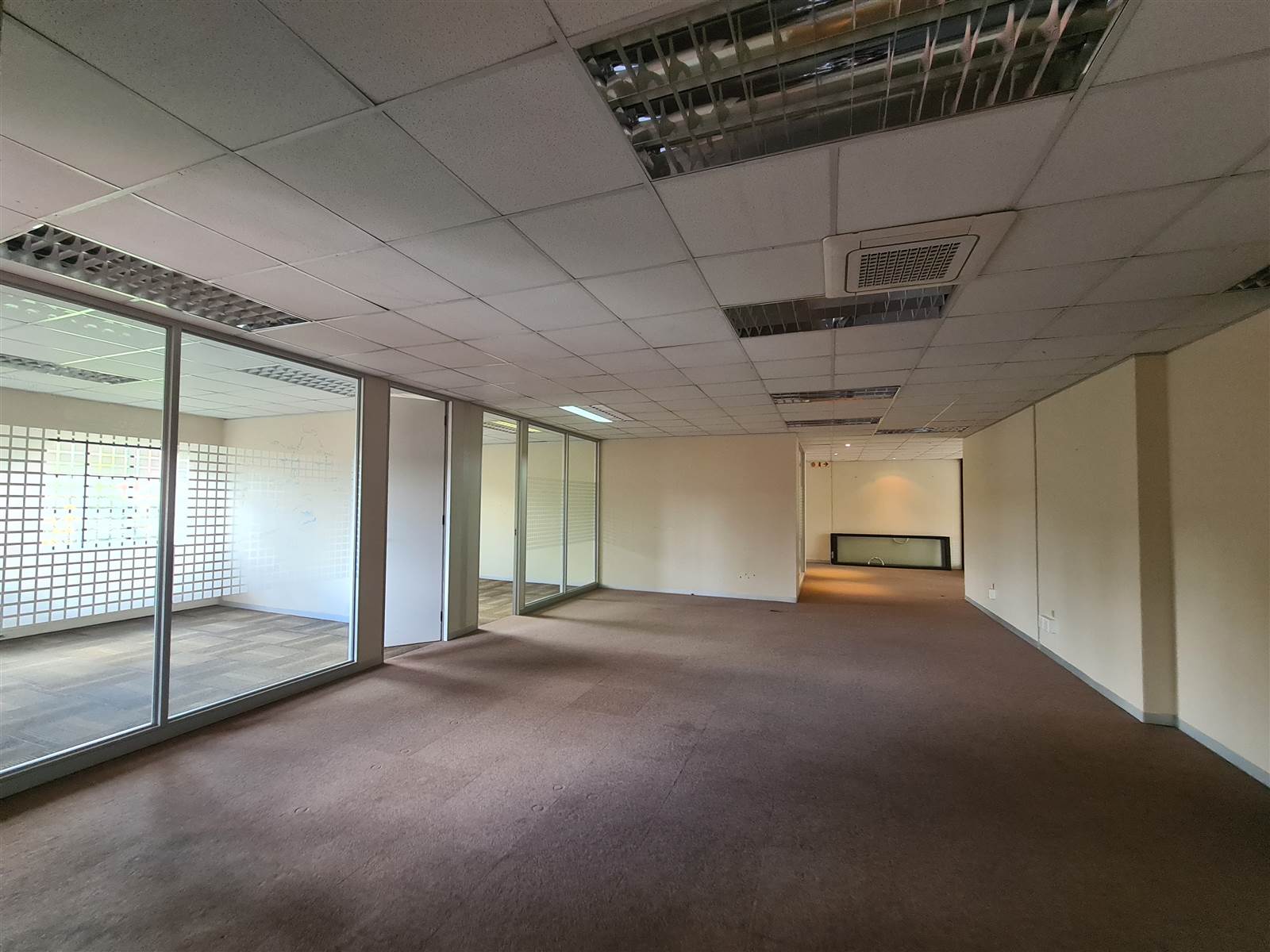 512.4  m² Commercial space in Bryanston photo number 7