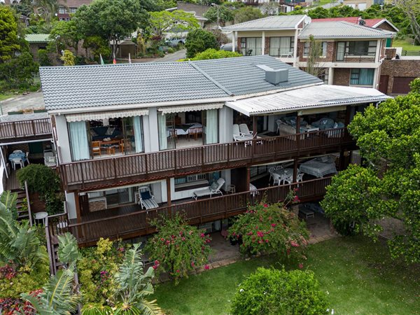 7 Bed House in Morgans Bay