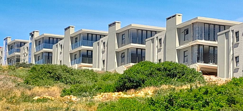 2 Bed Apartment in Mossel Bay Central photo number 1