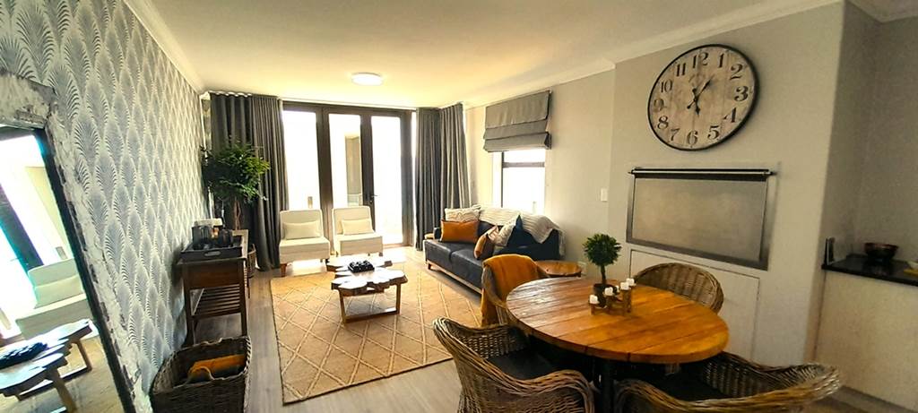 2 Bed Apartment in Mossel Bay Central photo number 4