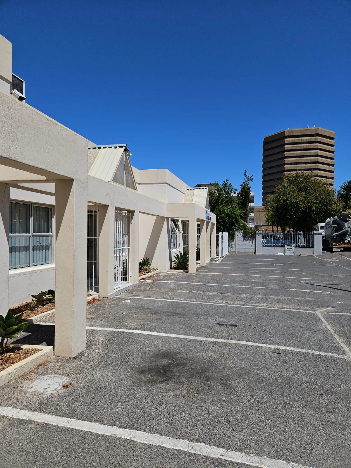 122  m² Commercial space in Bellville Central photo number 2