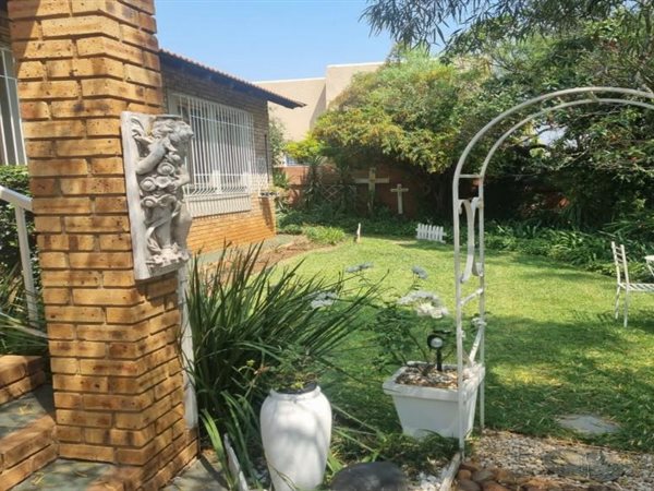 3 Bedroom Townhouse 3 Bedroom Townhouse