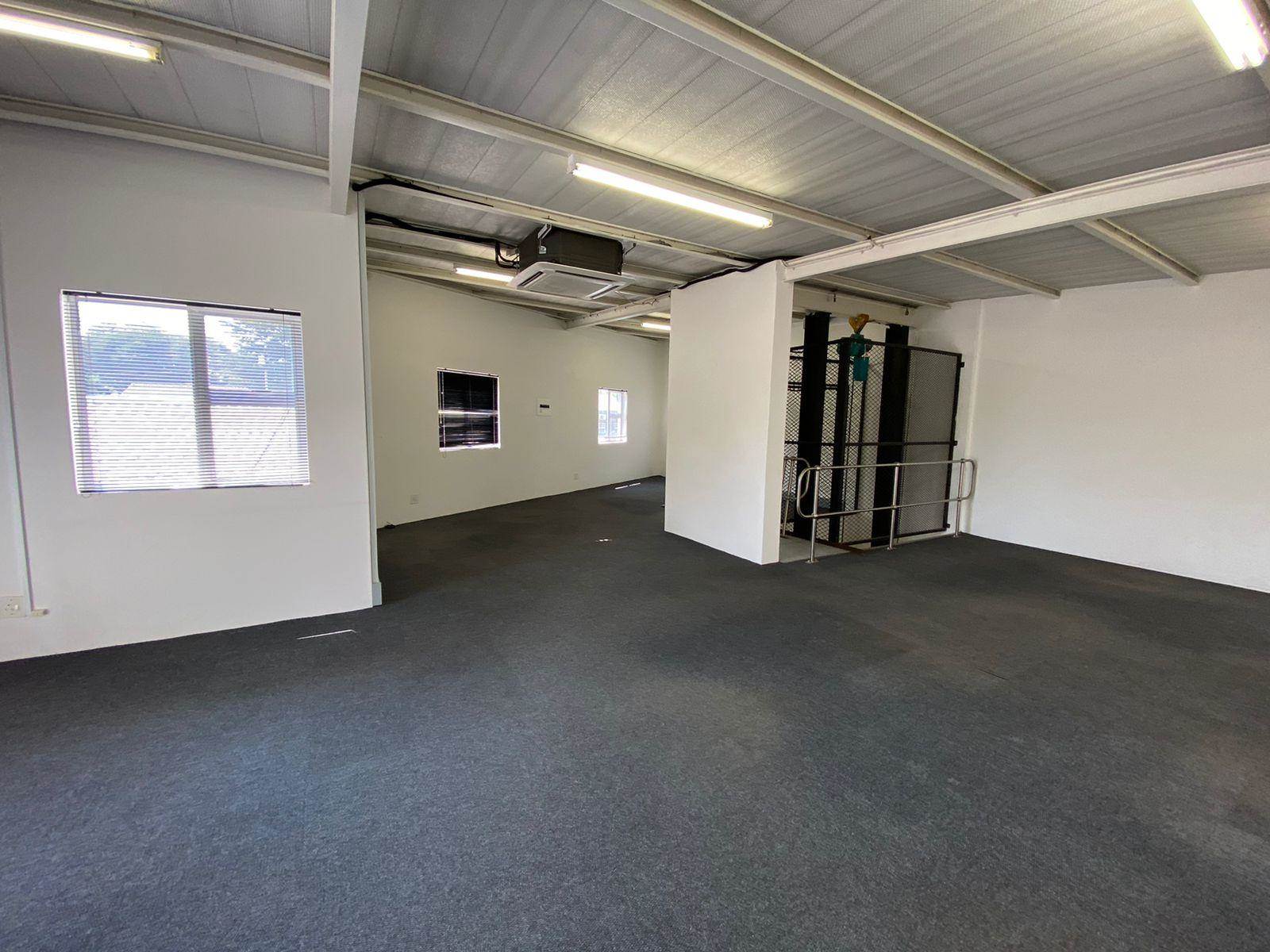 350  m² Commercial space in Parkmore photo number 19