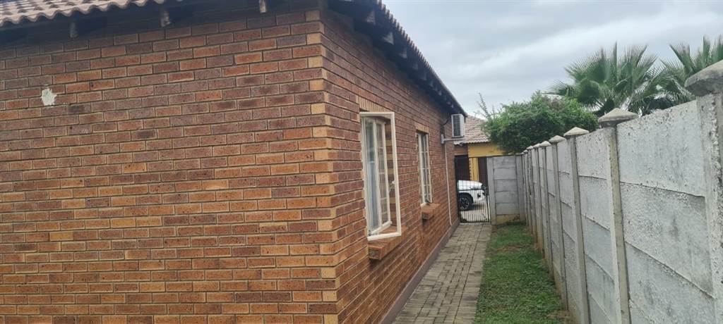 3 Bed House in Waterval East photo number 12