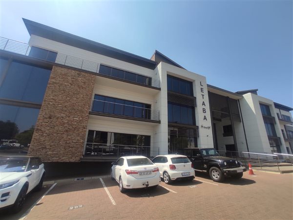 445  m² Commercial space