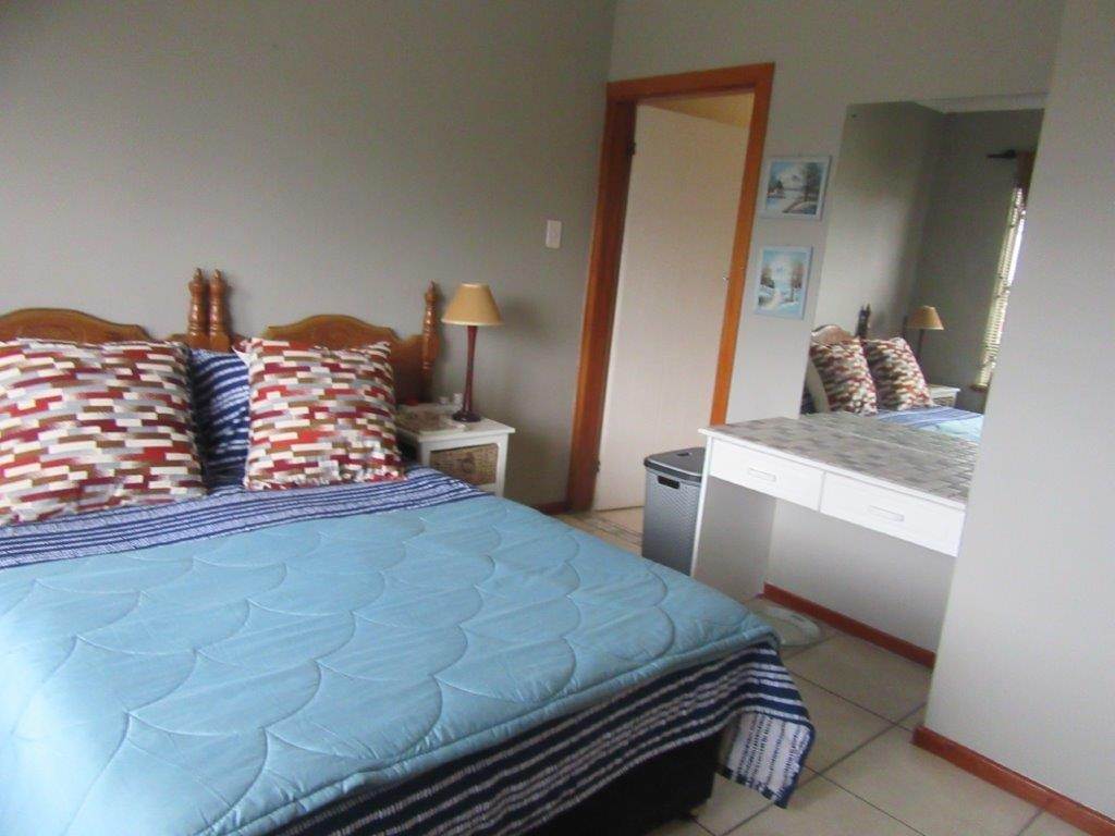 3 Bed Apartment in Scottburgh Central photo number 13