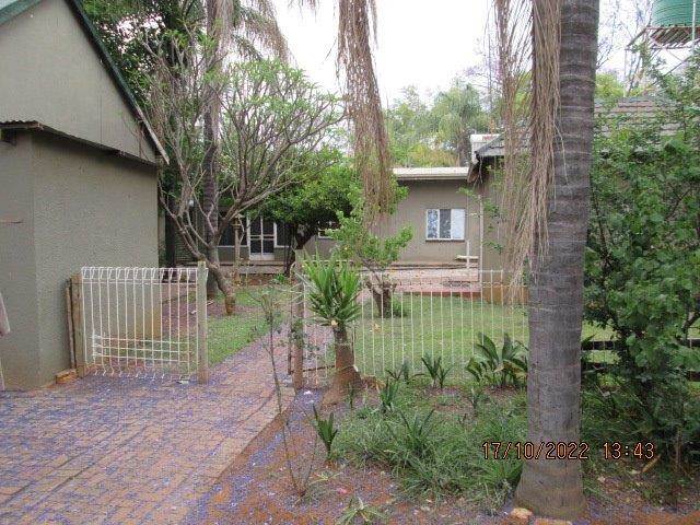 9000 m² Smallholding in Waterkloof photo number 6